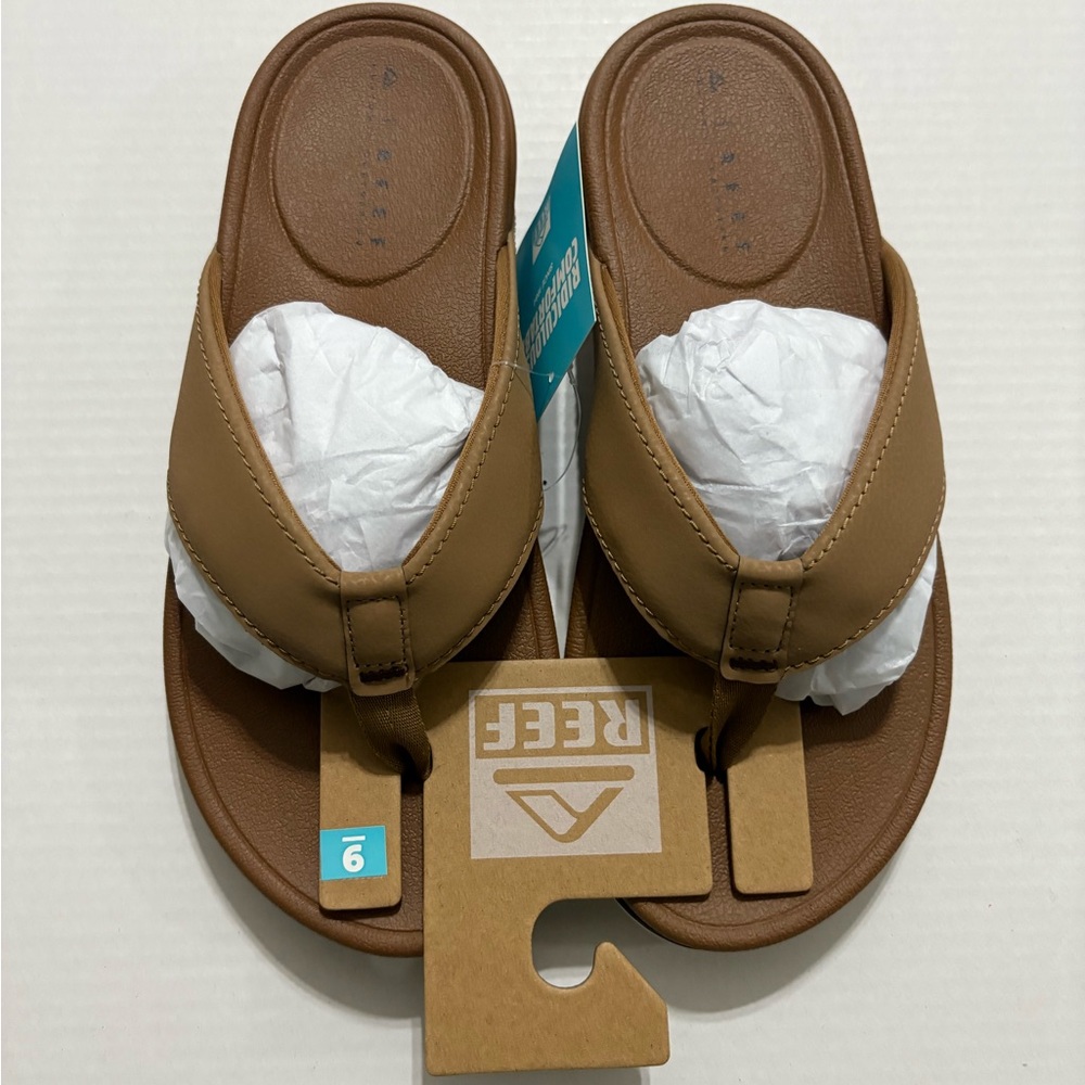 Men’s Reef Tan Sandals size 9 - Picture 2 of 5